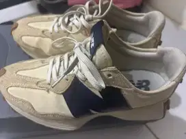 Sepatu Olahraga NB 327 Original Store