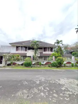 Dijual Rumah Vintage Full Furnish Di Tidar Malang