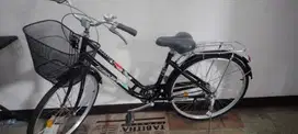 Sepeda bekas merk Genio Celesta warna hitam