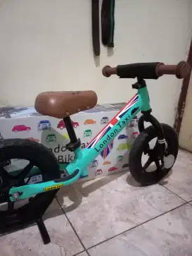 Jual sepeda pushbike london taxi muluss seperti baru