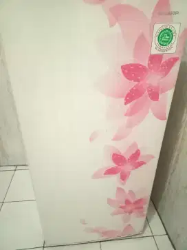 Kulkas 1 pintu merek Sharp
