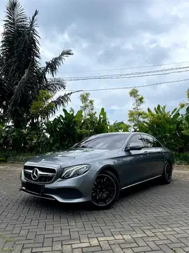 Mercedes Benz E250 (W213) Avantgarde 2.0L Turbo Tahun NIK 2017