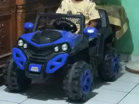 Mainan Mobil Jeep (Remote Control)