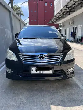 Toyota Kijang Innova (2013)