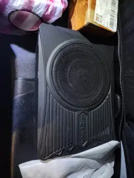 Subwoofer kolong momentum