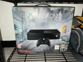 Xbox One 1tb - The Division bundle + 3 bonus games + 1 cooler