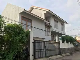 Rumah Rapih 2 Lantai dalam Komplek Radio Dalam, Kebayoran baru