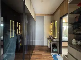 Rumah 2 Lantai HOOK Semi Furnished Jalan 2 jalur di Summarecon Serpong