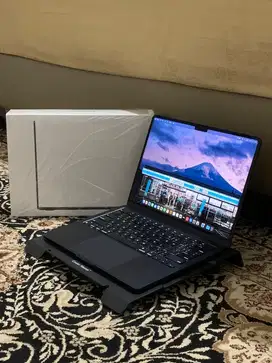 MacBook Air 2022 M2 8/256 13 inch