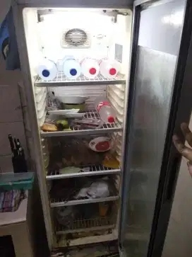 Dijual showcase