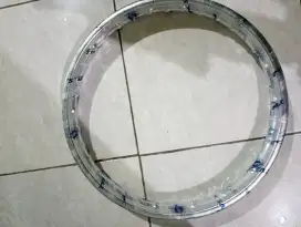 Velg Genuine parts ring 17