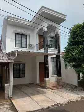 Dijual rumah siap huni rumah dua lantai di sentul city