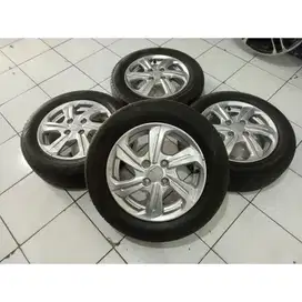 Forsale Velg dan Ban Honda Brio Ori
