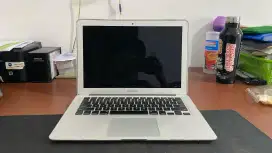Macbook Air 13 I5 8/128 2017