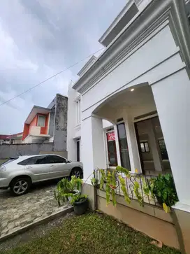DIJUAL RUMAH SIAP HUNI LEBAK LESTARI INDAH LEBAK BULUS JAKSEL.