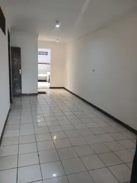 Sewa rumah nyaman ada water heater dekat tki taman kopo indah