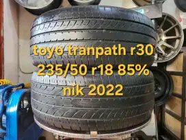 2 pcs 235/50 r18 toyo tranpath r30 85% nik 2022