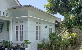 Rumah pinggir  jalan di terminal angkot  bisa untuk usaha