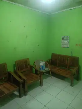 Kursi kayu ruang tamu