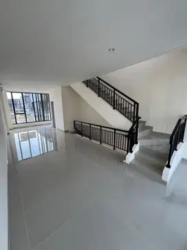 Sewa Ruko 3 Lantai Tipe Alfresco 2 Muka Kamar Mandi 3 - Gading Serpong