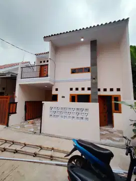 Rumah mewah 2 lantai 7 menit ke stasiun