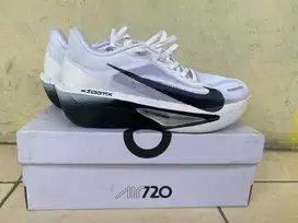 Sepatu running NIKE ZOOM FLY 6 SIZE 41