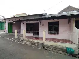 Rumah Second 93m² Posisi Hook Surakarta