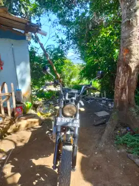 motor custom cb 100 dilan