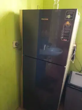 Dijual kulkas merk Polytron