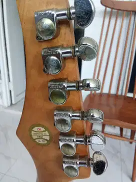 Gitar listrik masih normal