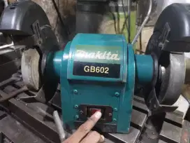 Gerinda duduk makita 6