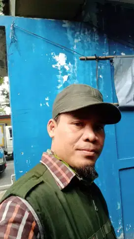Saya membutuhkan pekerjaan sebagai security & driver (SIM BII aktif)