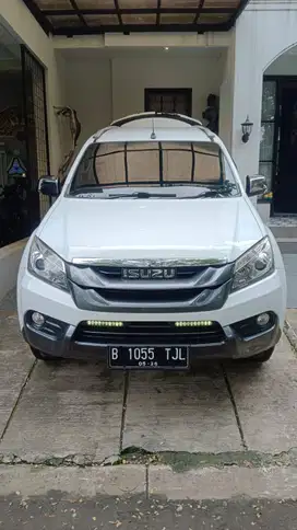 Isuzu MU-X 2.5A/T 2015