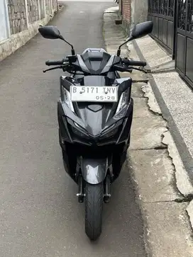 Jual Honda Vario 160 CBS 2023 Glosy Low KM Full Orisinil Istimewa