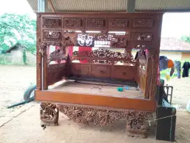 Ranjang ful ukir madura