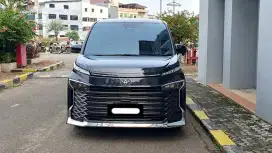 Km 16rb toyota voxy tss 2022 hitam
