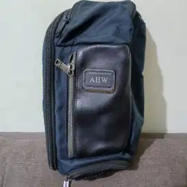FS : SLING BAG TUMI 100% ORIGINAL (BEKAS)