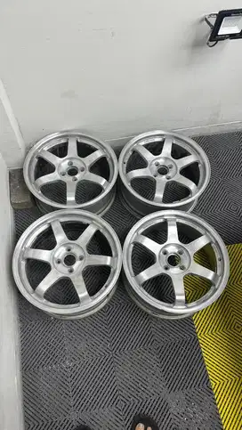 For sale Velg Te37 rep Ring 17 et 45 7.5rata