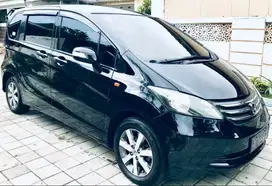 Honda freed terawat dan mewah