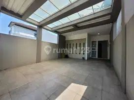 Dijual Rumah Mewah Modern Strategis Di Daerah Mekarwangi Kota Bandung