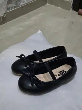 PRELOVED SEPATU BAYI/ANAK