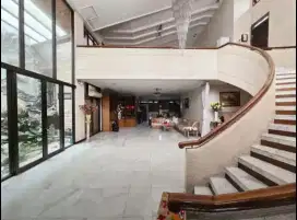 Sewa -- bangunan rumah usaha untuk gudang kantor resto