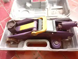Dongkrak Mobil 2 Ton