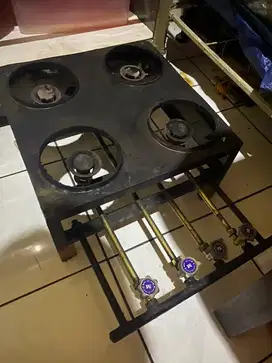 KOMPOR 4 TUNGKU DAN PAN