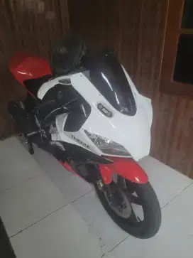 Yamaha r15 v2 2016 low km