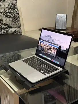 Macbook Pro M2 2022 8/256 GB
