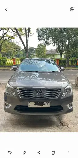 Toyota kijang innova v matic 2012