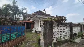 Rumah Classic Dekat Jalan Raya Komersil Cocok Untuk Usaha