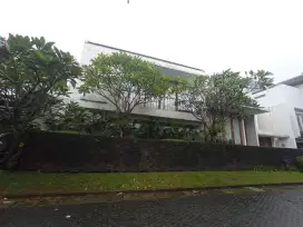 Dijual Rumah Kemang Private Pool Jalan Utama Siap Huni