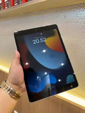 iPad 9 (iPad 9th Gen) 64 Gb Fullset - Wifi Version (Sangat Mulus)